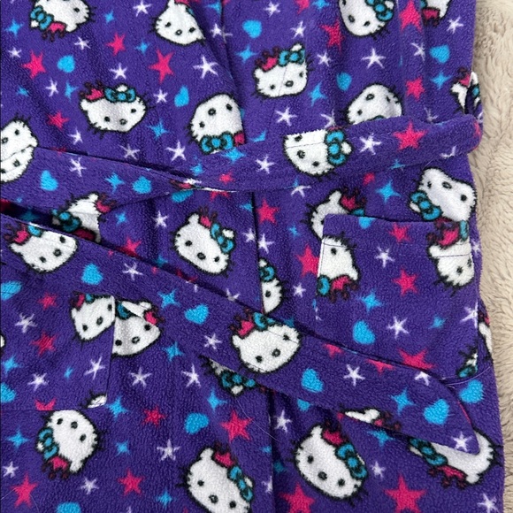 Hello Kitty Robe - Picture 2 of 3